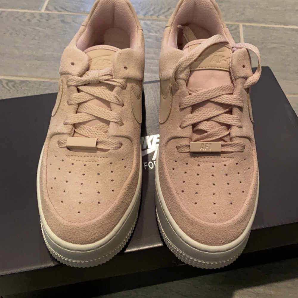 Brand new Nike Air Force One - Picture 2 of 5
